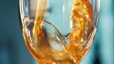 Video Stock Pouring Dark Beer Into The Glass Live Wallpaper Free - Free Live Wallpaper