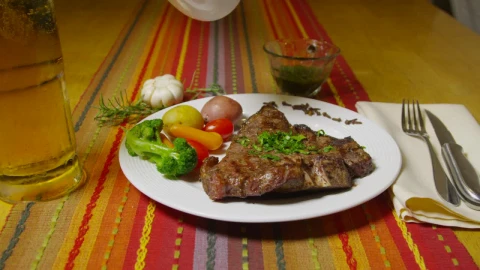 Video Stock Pouring Oil On Vegetables Live Wallpaper Free - Free Live Wallpaper