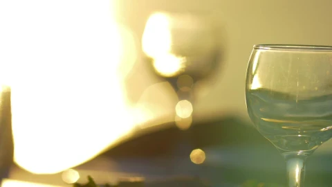 Video Stock Pouring Water Into Glasses Live Wallpaper Free - Free Live Wallpaper