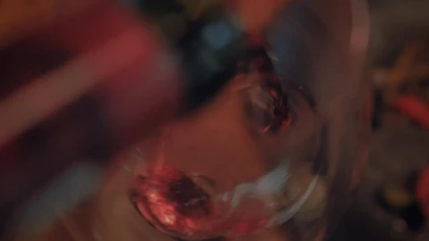 Video Stock Pouring Wine Into A Glass In Close Up View Live Wallpaper Free - Free Live Wallpaper