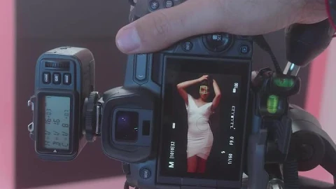Video Stock Pov Of A Photographer In A Session With A Model Live Wallpaper Free - Free Live Wallpaper