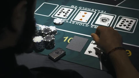 Video Stock Pov Of A Poker Player Looking At His Card Live Wallpaper Free - Free Live Wallpaper