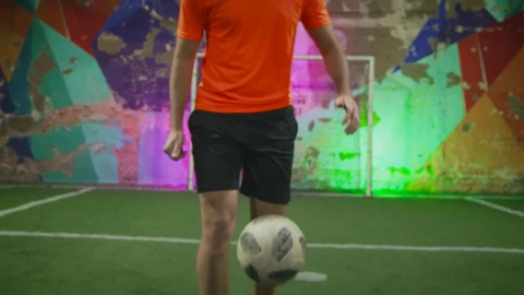Video Stock Practicing Ball Juggling On A Soccer Field Live Wallpaper Free - Free Live Wallpaper