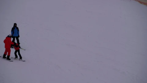 Video Stock Practicing Snowboarding In The Mountain Live Wallpaper Free - Free Live Wallpaper