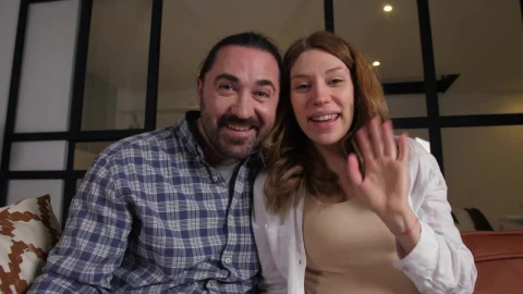 Video Stock Pregnant Couple Talking On Webcam Live Wallpaper Free - Free Live Wallpaper