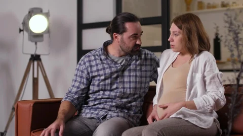 Video Stock Pregnant Wife Having Contractions Live Wallpaper Free - Free Live Wallpaper