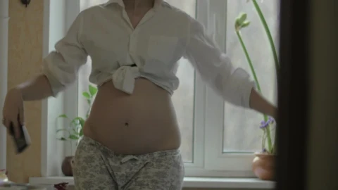 Video Stock Pregnant Woman Dancing Inside Live Wallpaper Free - Free Live Wallpaper