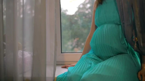 Video Stock Pregnant Woman In A Dress Live Wallpaper Free - Free Live Wallpaper