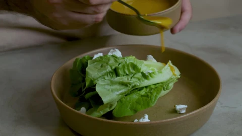Video Stock Preparing A Salad With Dressing Live Wallpaper Free - Free Live Wallpaper