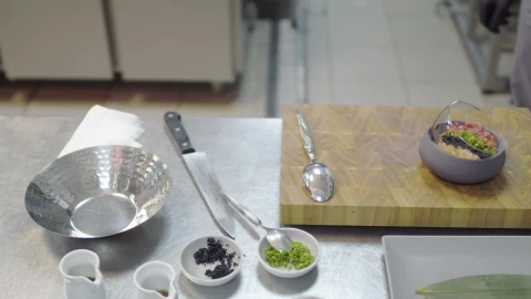 Video Stock Professional Kitchen With Cutlery And Chopping Board Live Wallpaper Free - Free Live Wallpaper