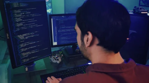 Video Stock Professional Programmer Working On A Big Computer Live Wallpaper Free - Free Live Wallpaper