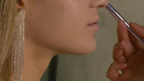 Video Stock Profile Shot Of Model With Her Makeup Artist Live Wallpaper Free - Free Live Wallpaper