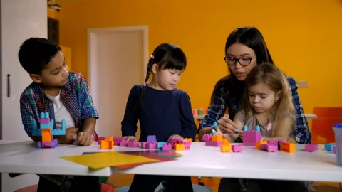 Video Stock Pupils Learning With Shapes Live Wallpaper Free - Free Live Wallpaper
