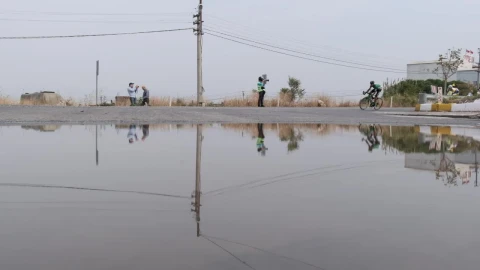 Video Stock Racing Bicycles After The Rain Live Wallpaper Free - Free Live Wallpaper