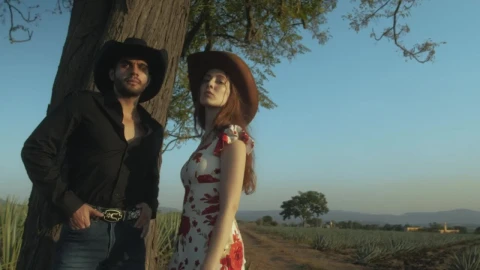 Video Stock Ranch Couple With Mexican Style Portrait Live Wallpaper Free - Free Live Wallpaper