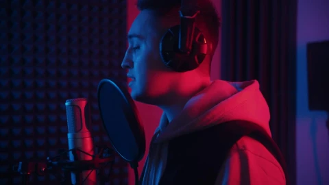 Video Stock Rap Singer Records A Song In A Studio Live Wallpaper Free - Free Live Wallpaper