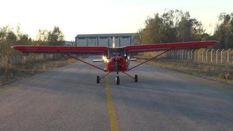 Video Stock Red Aircraft Driving Through The Track Live Wallpaper Free - Free Live Wallpaper