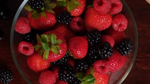 Video Stock Red Berries Served In A Bowl On A Wooden Table Live Wallpaper Free - Free Live Wallpaper