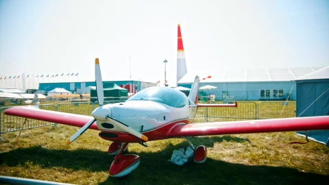 Video Stock Red Plane Parked On A Display In A Field Live Wallpaper Free - Free Live Wallpaper