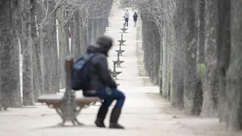 Free Stock Video Sitting Alone In Madrid Live Wallpaper - Free Live Wallpaper