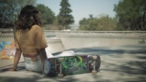 Free Stock Video Skateboarders Greeting Each Other Near A Bowl Live Wallpaper - Free Live Wallpaper