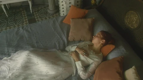 Free Stock Video Redhead Woman Laying On The Bed Live Wallpaper - Free Live Wallpaper