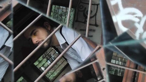 Free Stock Video Reflection Of A Boy In The Mirrors Of A Prism Live Wallpaper - Free Live Wallpaper