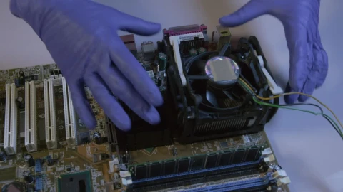 Free Stock Video Removing A Cpu From An Old Motherboard Live Wallpaper - Free Live Wallpaper