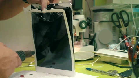 Free Stock Video Repairing A Broken Tablet Live Wallpaper - Free Live Wallpaper