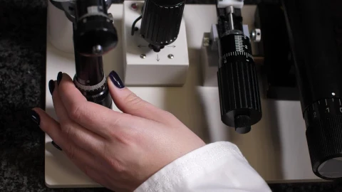 Free Stock Video Researcher Using A Microscope Zoom Live Wallpaper - Free Live Wallpaper