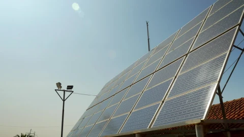 Free Stock Video Residential Solar Panels Live Wallpaper - Free Live Wallpaper