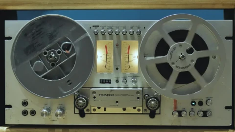 Free Stock Video Retro Audio Tape Recorder In Motion Live Wallpaper - Free Live Wallpaper