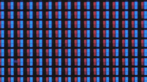 Free Stock Video Rgb Columns Seen From Left To Right Live Wallpaper - Free Live Wallpaper