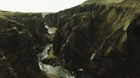 Free Stock Video River Flowing Through Rocks Live Wallpaper - Free Live Wallpaper