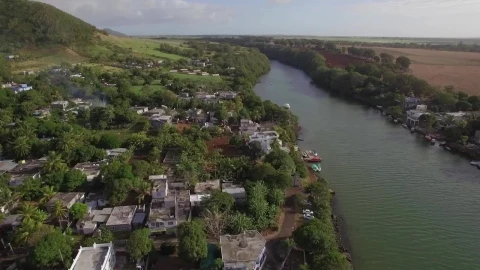 Free Stock Video River Heading Through An Old Part Of The Island Live Wallpaper - Free Live Wallpaper