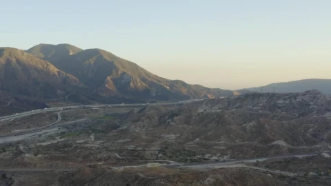 Free Stock Video Road At The Bottom Of The Mountains Live Wallpaper - Free Live Wallpaper