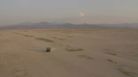 Free Stock Video Road Trip Crossing A Desert On A Plane From Above Live Wallpaper - Free Live Wallpaper