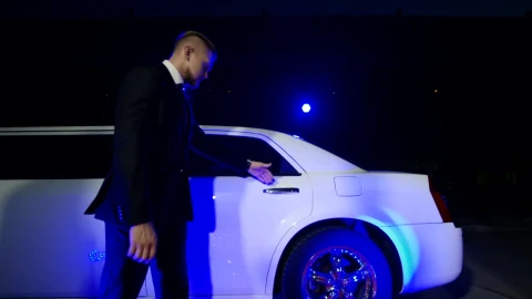 Free Stock Video Rock Band Arriving To Red Carpet In A Limo Live Wallpaper - Free Live Wallpaper