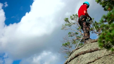 Free Stock Video Rock Climber Descending On Rock Live Wallpaper - Free Live Wallpaper