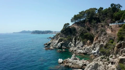 Free Stock Video Rocky Coast Against A Blue Sky Live Wallpaper - Free Live Wallpaper