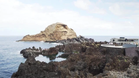 Free Stock Video Rocky Sea Bank With A Small Boardwalk Live Wallpaper - Free Live Wallpaper