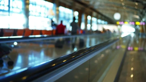 Free Stock Video Rolling Corridor At An Airport Live Wallpaper - Free Live Wallpaper