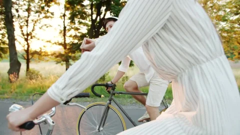 Free Stock Video Romantic Couple Hold Hands On Country Bike Ride Live Wallpaper - Free Live Wallpaper