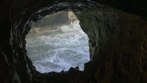 Free Stock Video Rough Sea Under A Cave Live Wallpaper - Free Live Wallpaper