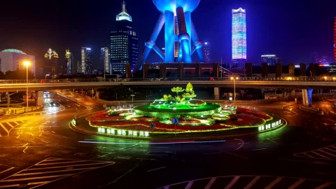 Free Stock Video Roundabout And Shanghai Tower In The Background Live Wallpaper - Free Live Wallpaper