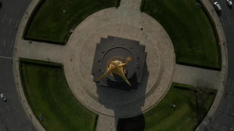 Free Stock Video Roundabout From The Top On A Rotating Shot Live Wallpaper - Free Live Wallpaper