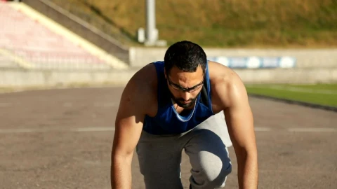 Free Stock Video Runner Summons Motivation At Start Of Race Live Wallpaper - Free Live Wallpaper