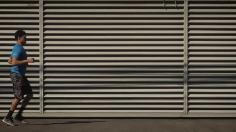 Free Stock Video Runner Warming Up In The Street Live Wallpaper - Free Live Wallpaper