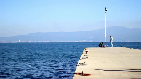 Free Stock Video Sad Man Waling In A Pier Live Wallpaper - Free Live Wallpaper