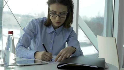 Free Stock Video Sad Woman With Lots Of Work Live Wallpaper - Free Live Wallpaper